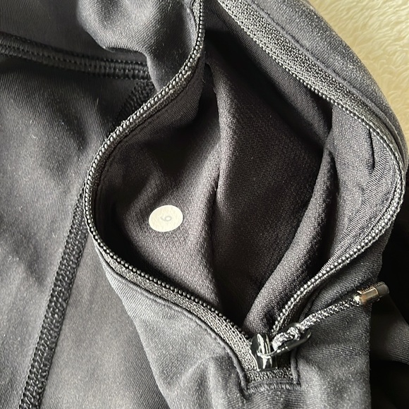 lululemon warrior pants 7/8 crop - Picture 5 of 5